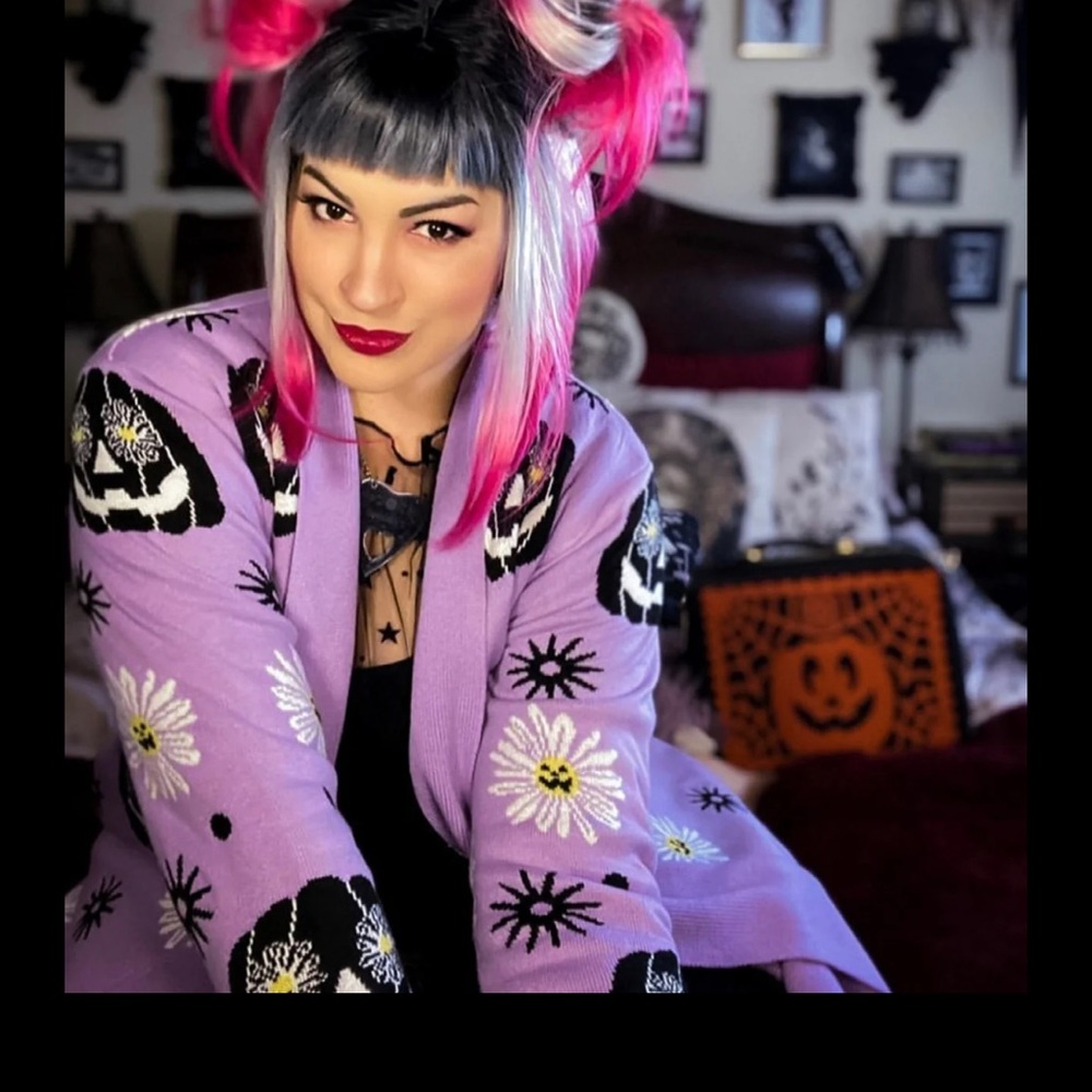 L 12 - 14 heavy quality thick backstitch bruja cardigan witchy Halloween RARE - Picture 7 of 8
